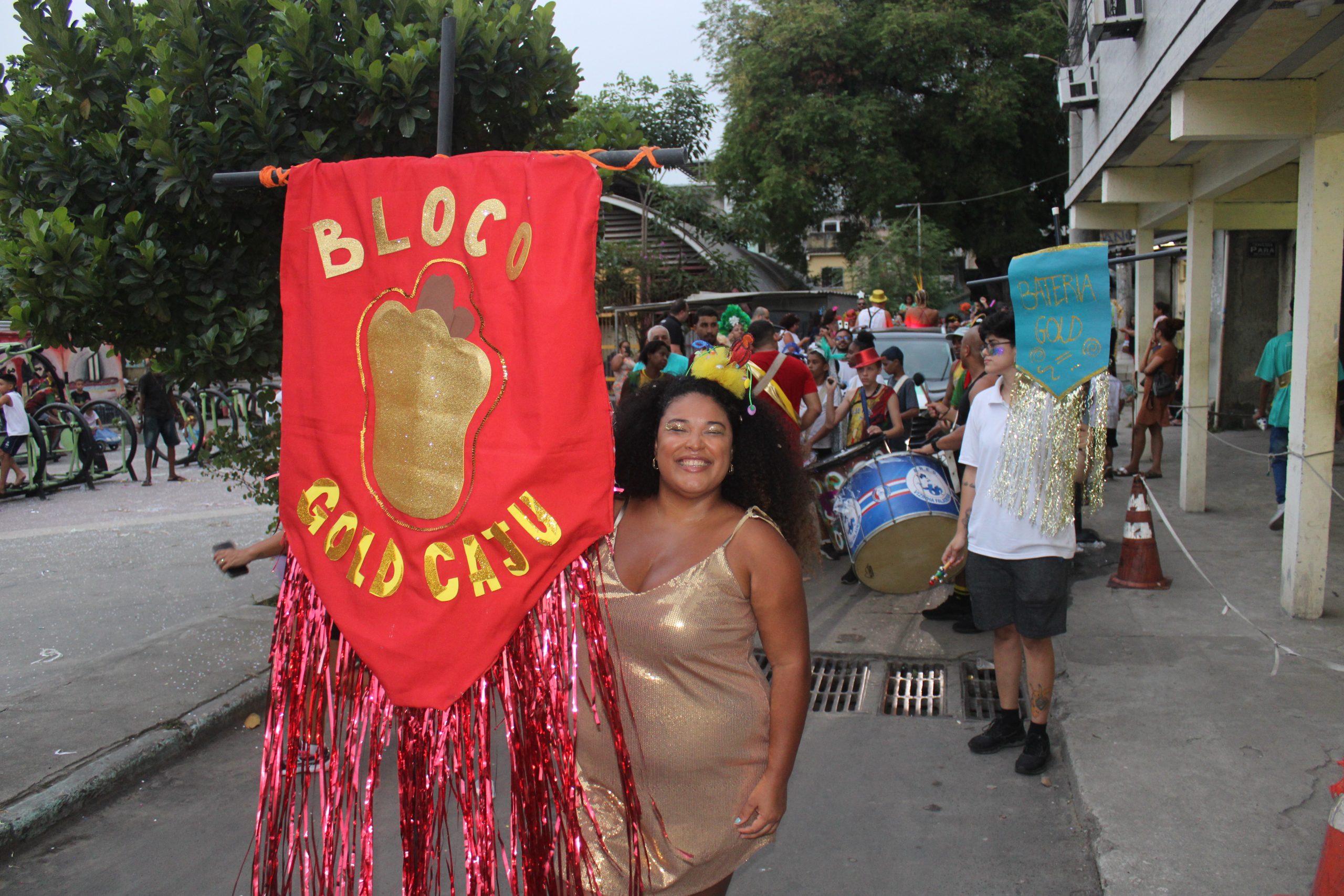 Bloco-de-Carnaval-Gold-Caju-1